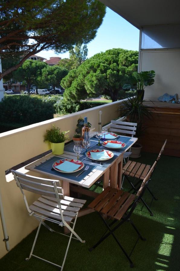 Charmant Appartement A 350M De La Plage Et Du Port Fréjus エクステリア 写真