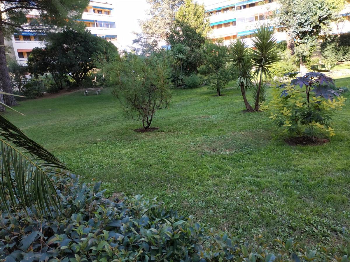 Charmant Appartement A 350M De La Plage Et Du Port Fréjus エクステリア 写真