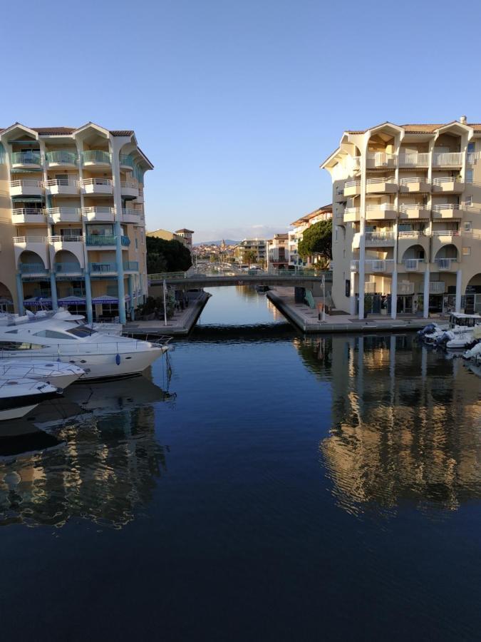 Charmant Appartement A 350M De La Plage Et Du Port Fréjus エクステリア 写真