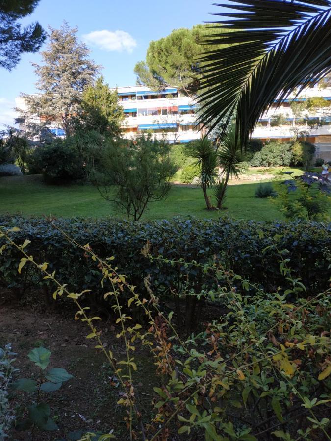 Charmant Appartement A 350M De La Plage Et Du Port Fréjus エクステリア 写真
